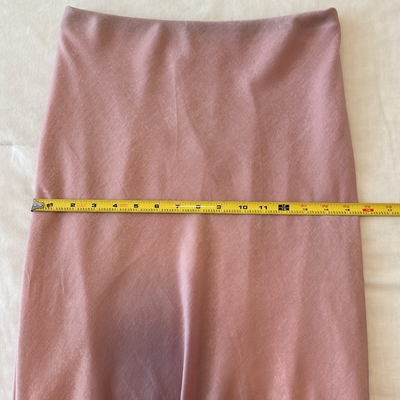 NWOT Forgotten Grace Silk Midi Skirt with Elastic Waistband in Rose Pink Size S - Picture 5 of 10